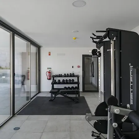 Deluxe 2 With Pool By Homing Апартаменты Лагуш