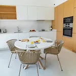 Deluxe 2 With Pool By Homing * لاغوس