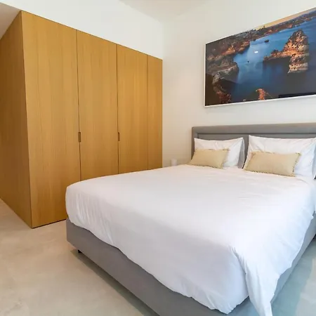 Apartment Deluxe 2 With Pool By Homing