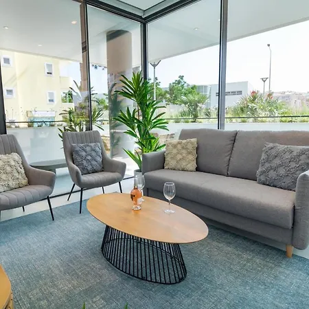Appartement Deluxe 2 With Pool By Homing *