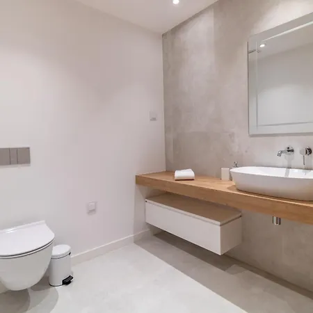 Deluxe 2 With Pool By Homing