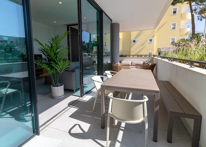 Deluxe 2 With Pool By Homing Apartament *