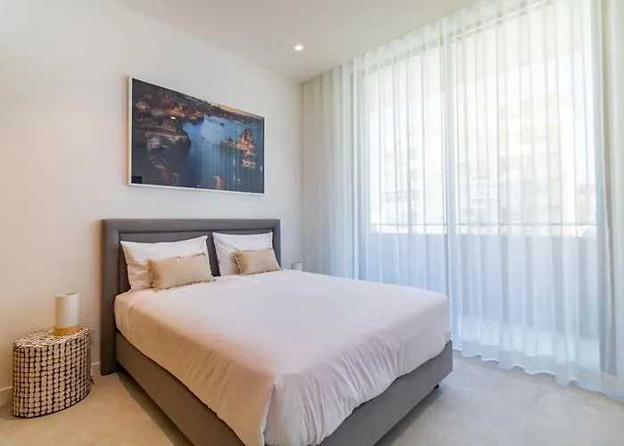 Deluxe 2 With Pool By Homing Apartament