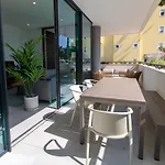 Deluxe 2 With Pool By Homing Apartment *