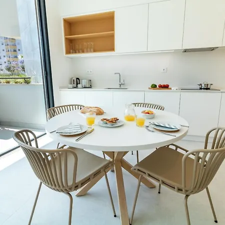 Deluxe 2 With Pool By Homing Apartament *