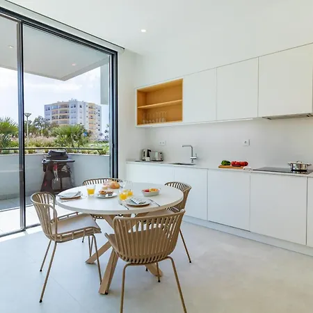 Deluxe 2 With Pool By Homing *