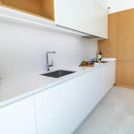 Apartment Deluxe 2 With Pool By Homing